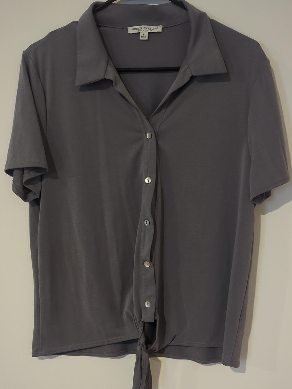 Green Envelope Short-Sleeve Button Front Blouse in Charcoal Gray